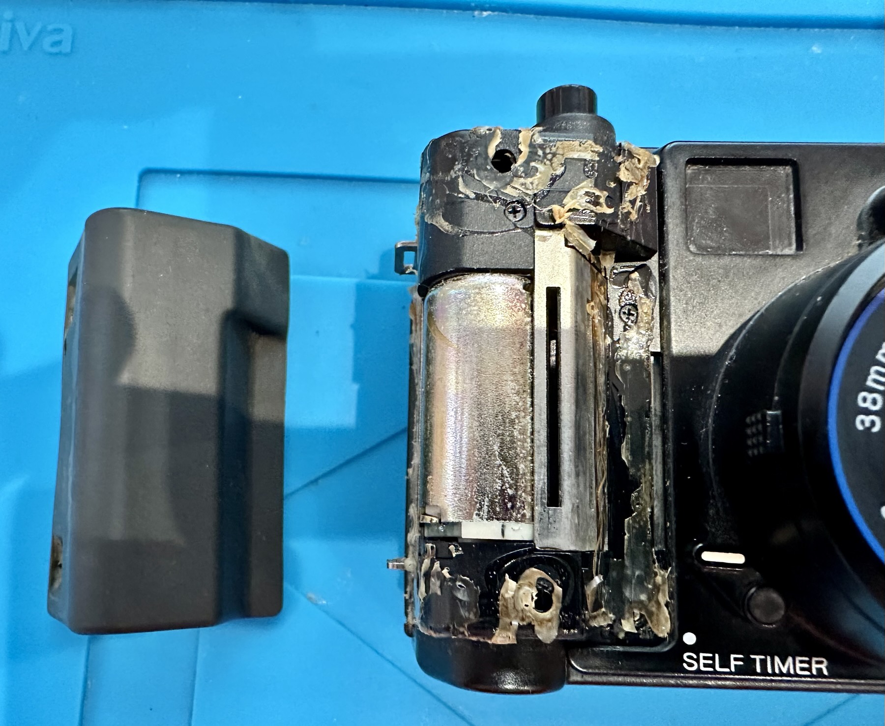 Mamiya M Autofocus – 35mm point and shoot camera – Foxes Den