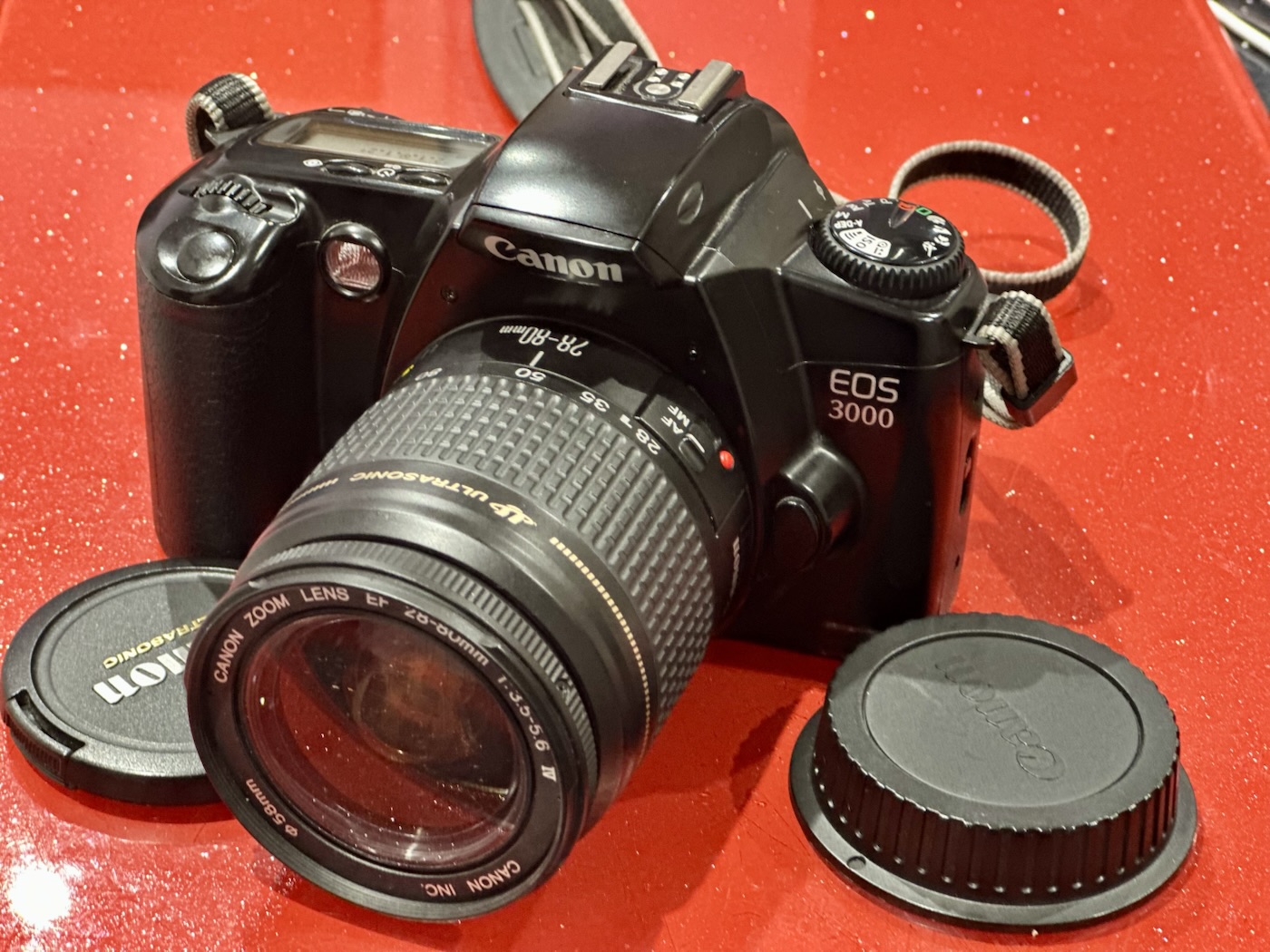 Canon EOS 3000 – Foxes Den