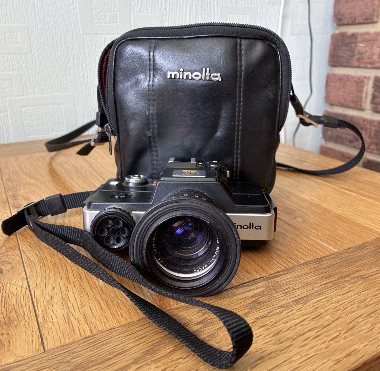 Minolta 110 zoom Mk1 SLR – Foxes Den