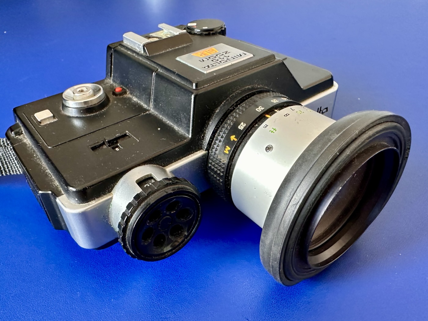 Minolta 110 zoom Mk1 SLR – Foxes Den