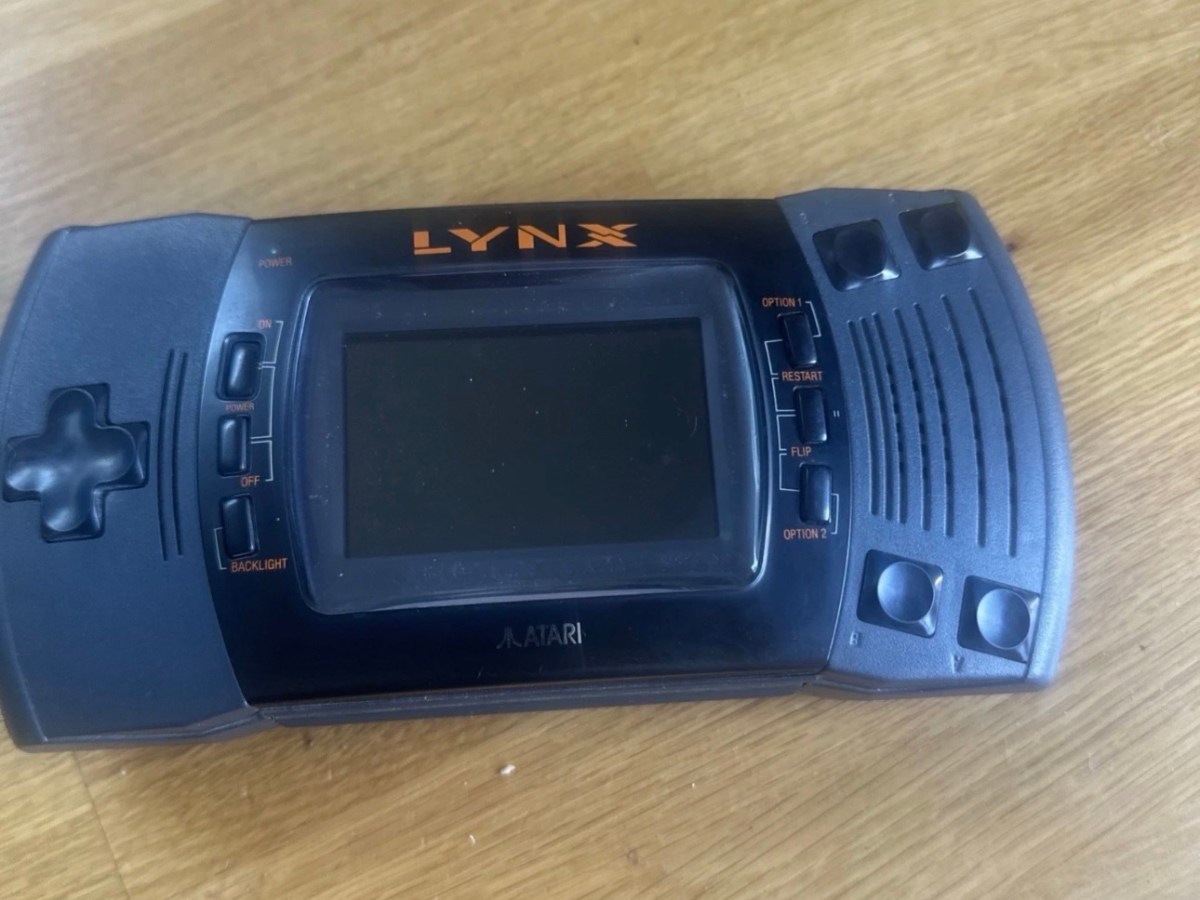 Atari Lynx 2 handheld games&nbsp;console